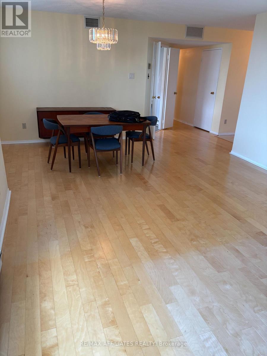 811 - 1705 Playfair Drive, Ottawa, Ontario  K1H 8P6 - Photo 6 - X12343606