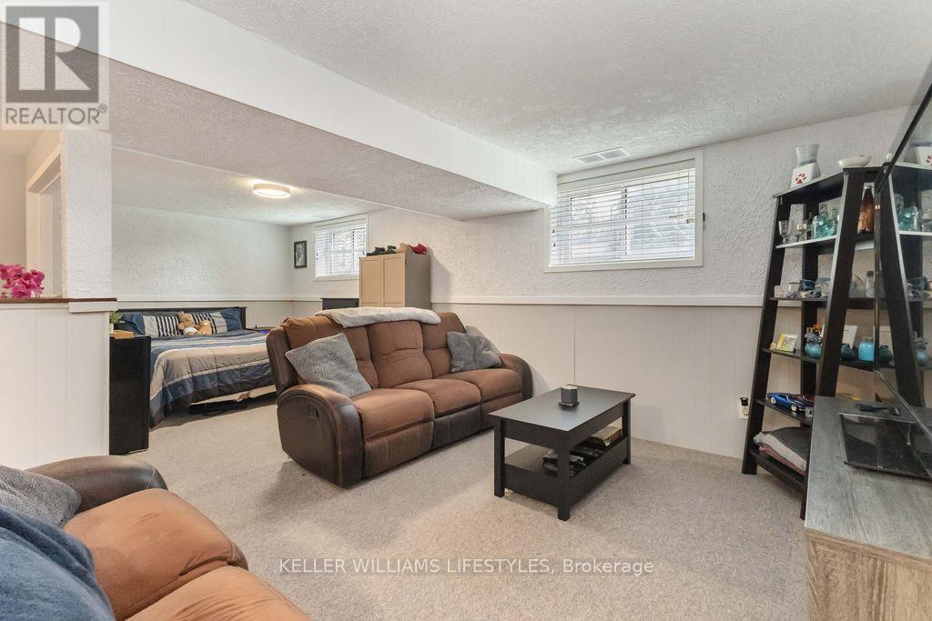 35 Surrey Crescent, London South, Ontario  N6E 1T7 - Photo 22 - X12319194