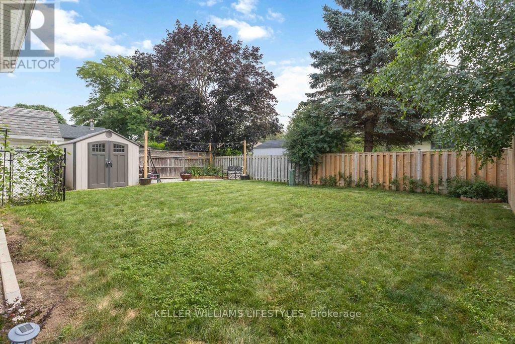 35 Surrey Crescent, London South, Ontario  N6E 1T7 - Photo 26 - X12319194