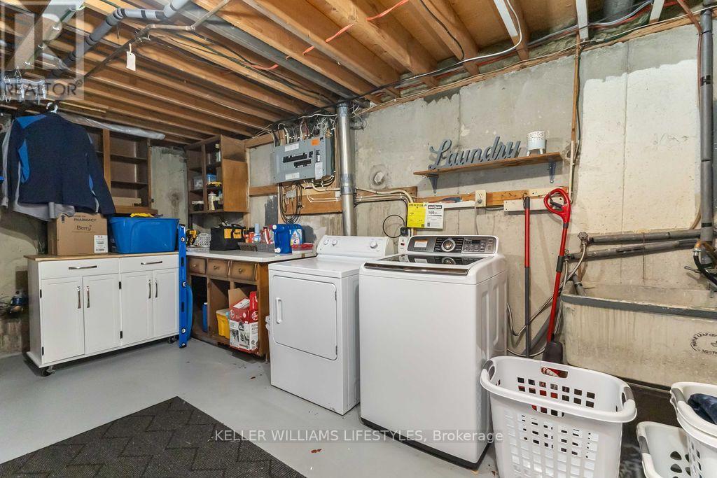 35 Surrey Crescent, London South, Ontario  N6E 1T7 - Photo 31 - X12319194