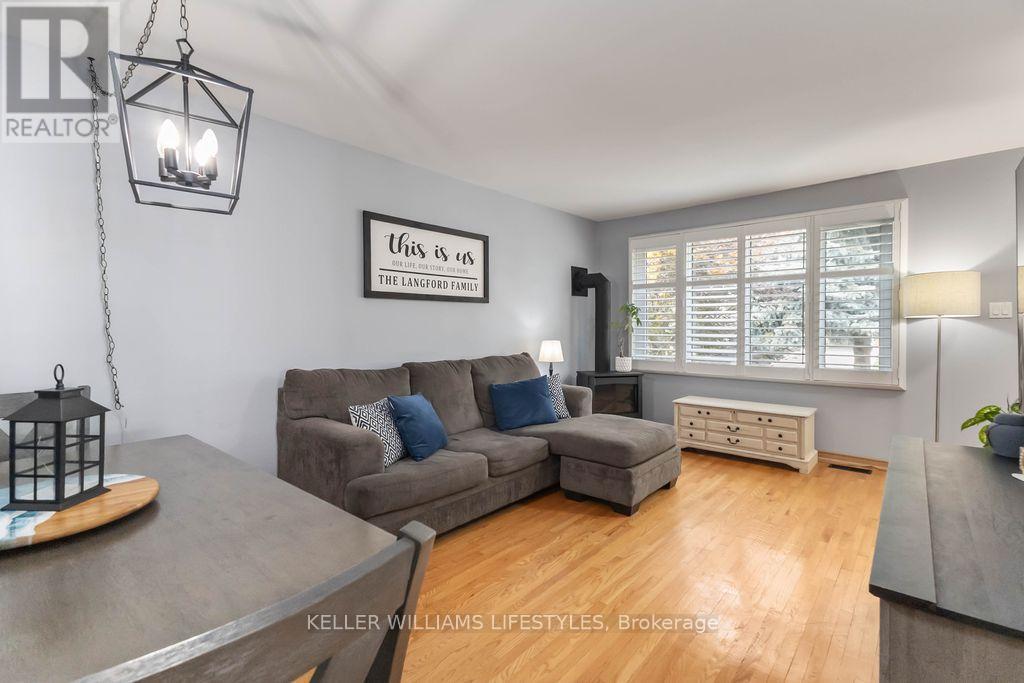 35 Surrey Crescent, London South, Ontario  N6E 1T7 - Photo 7 - X12319194
