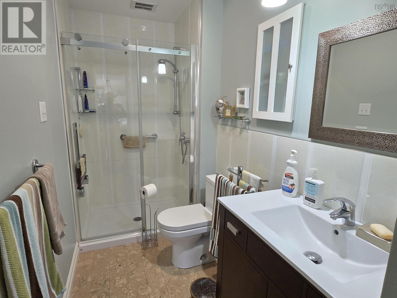 62 Hillcrest Street, Bridgewater, Nova Scotia  B4V 1S9 - Photo 14 - 202513230