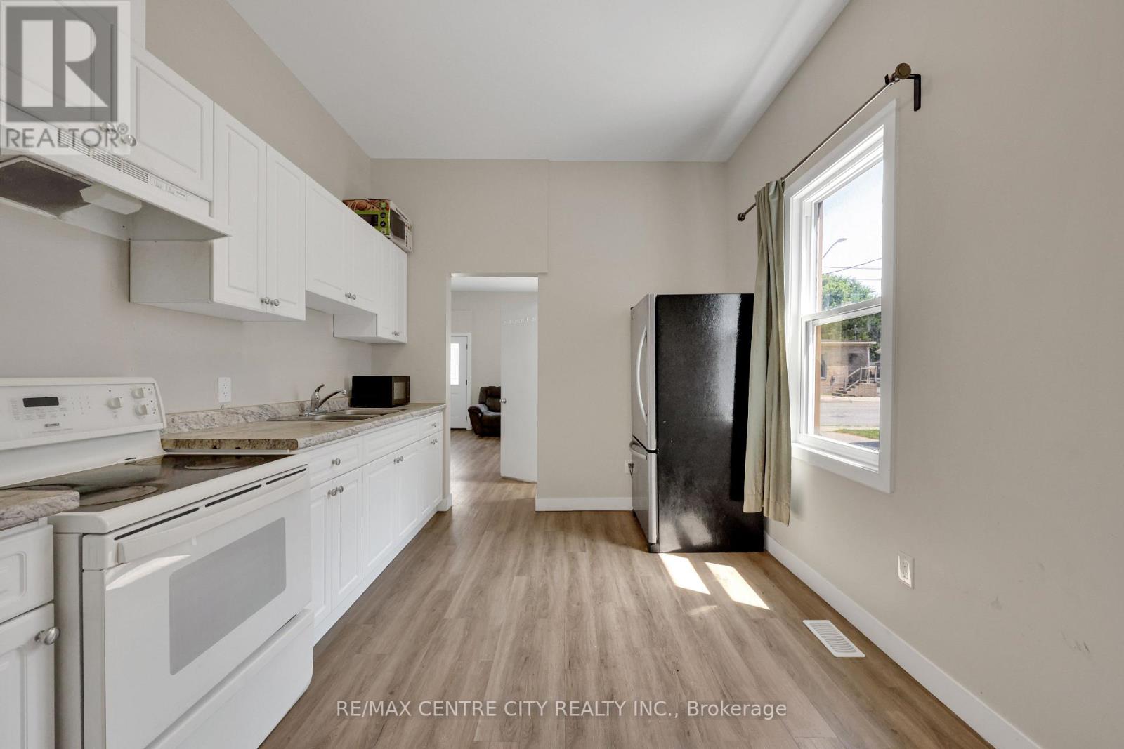 101 Hamilton Road, London East (East K), Ontario  N6B 1N2 - Photo 20 - X12343899