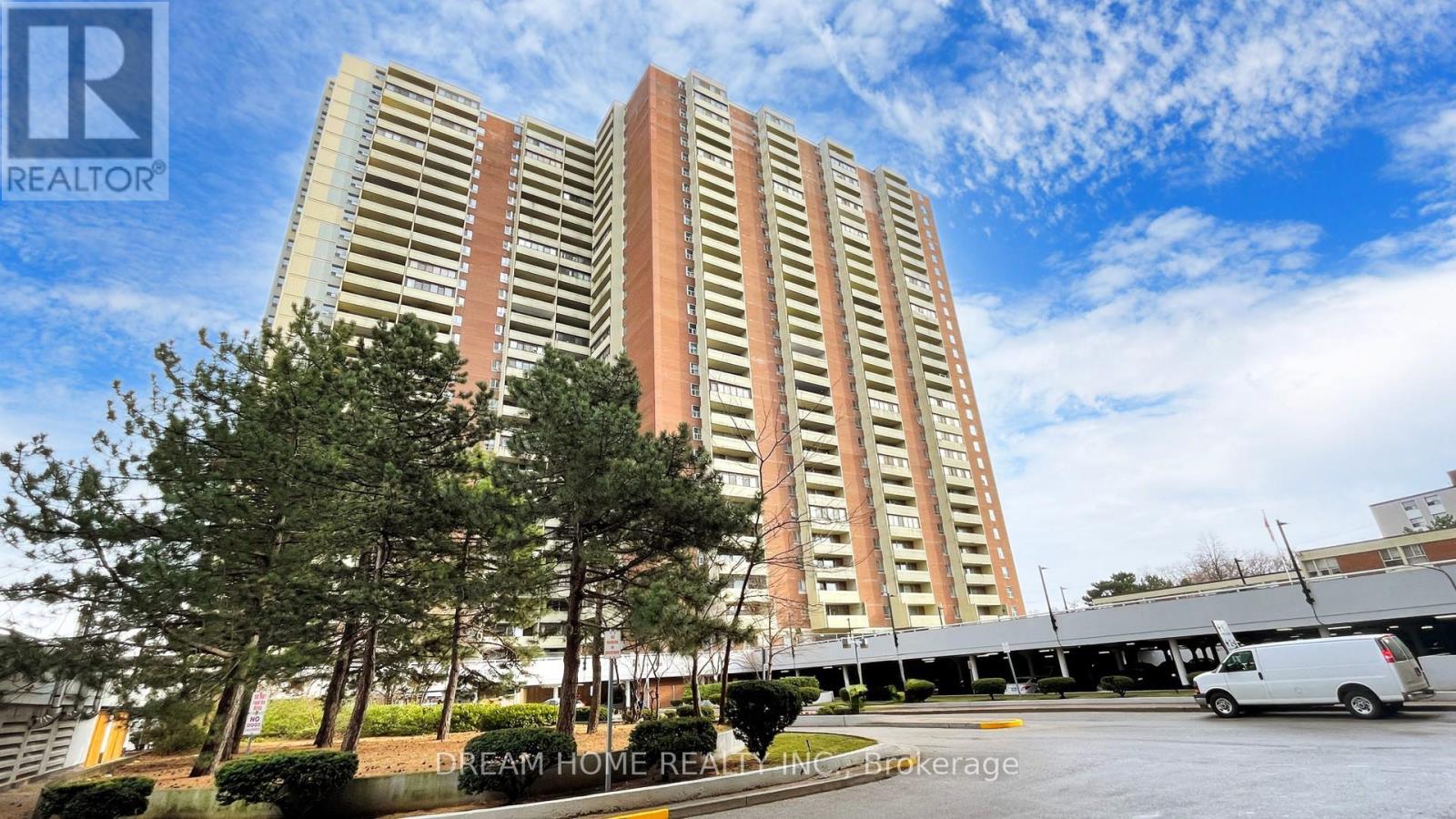 1815 - 5 MASSEY SQUARE, Toronto, Ontario