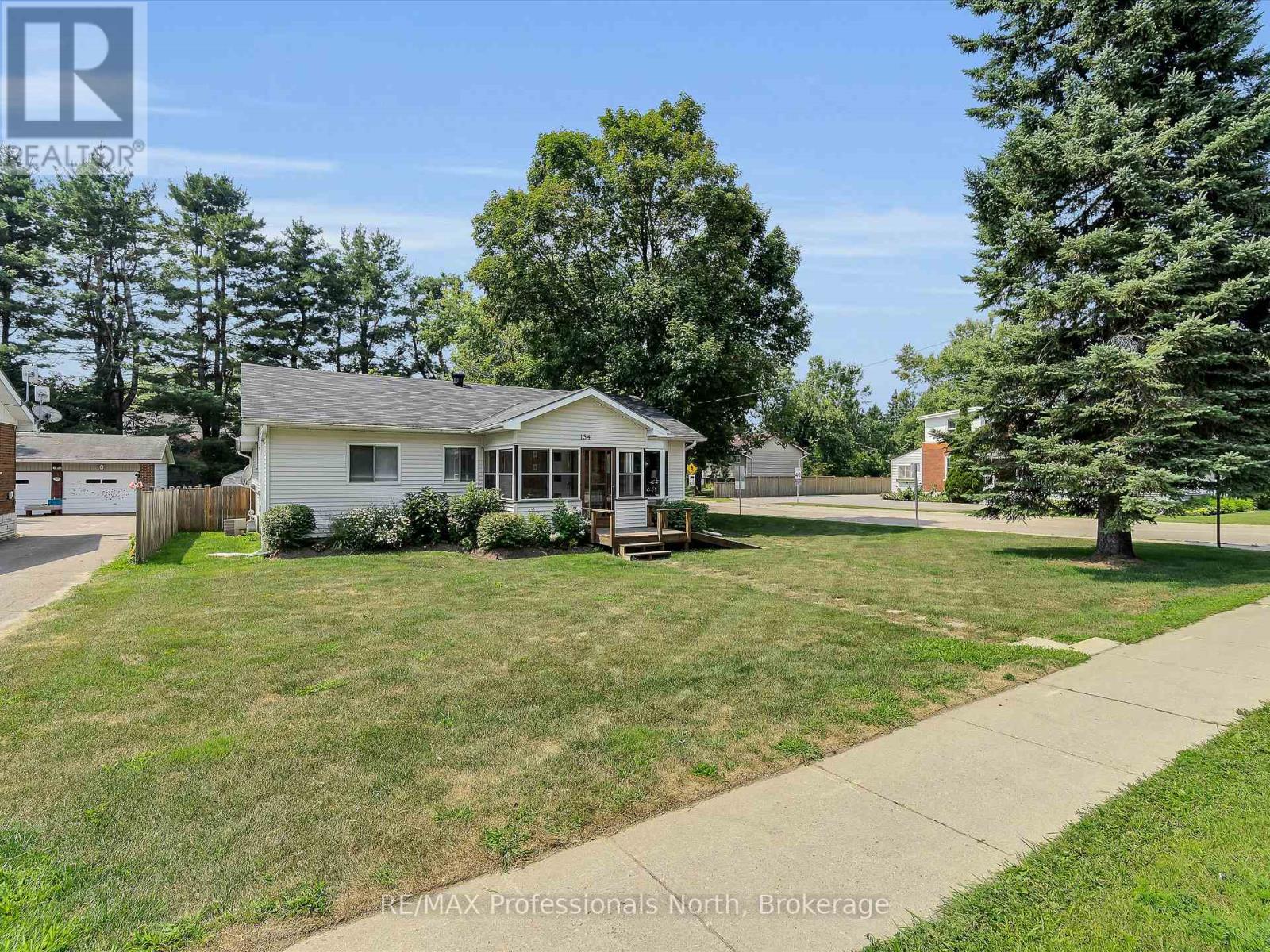 154 Wellington Street, Bracebridge, Ontario  P1L 1C4 - Photo 40 - X12329337