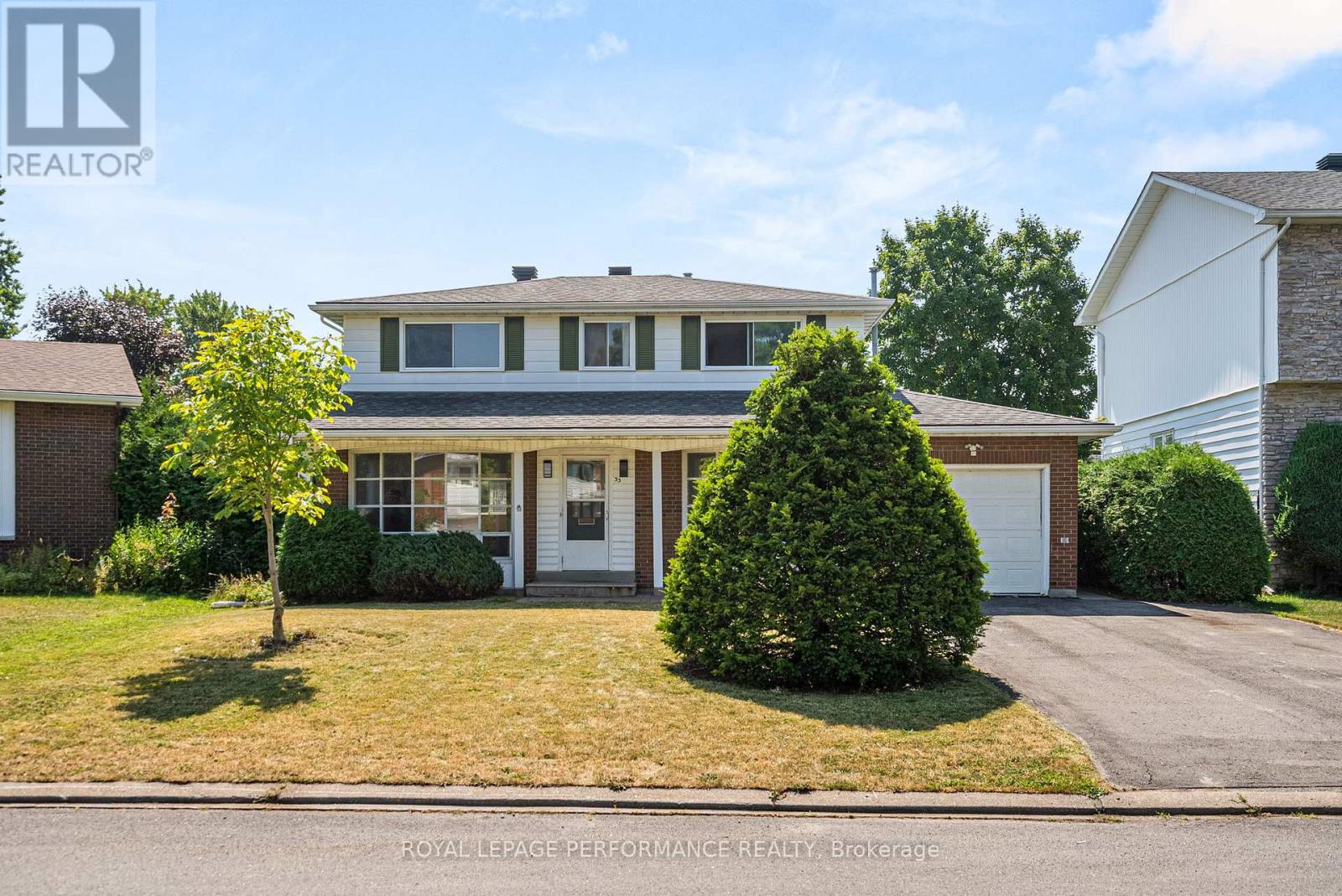 Property at 33 WOODVIEW CRESCENT image 1