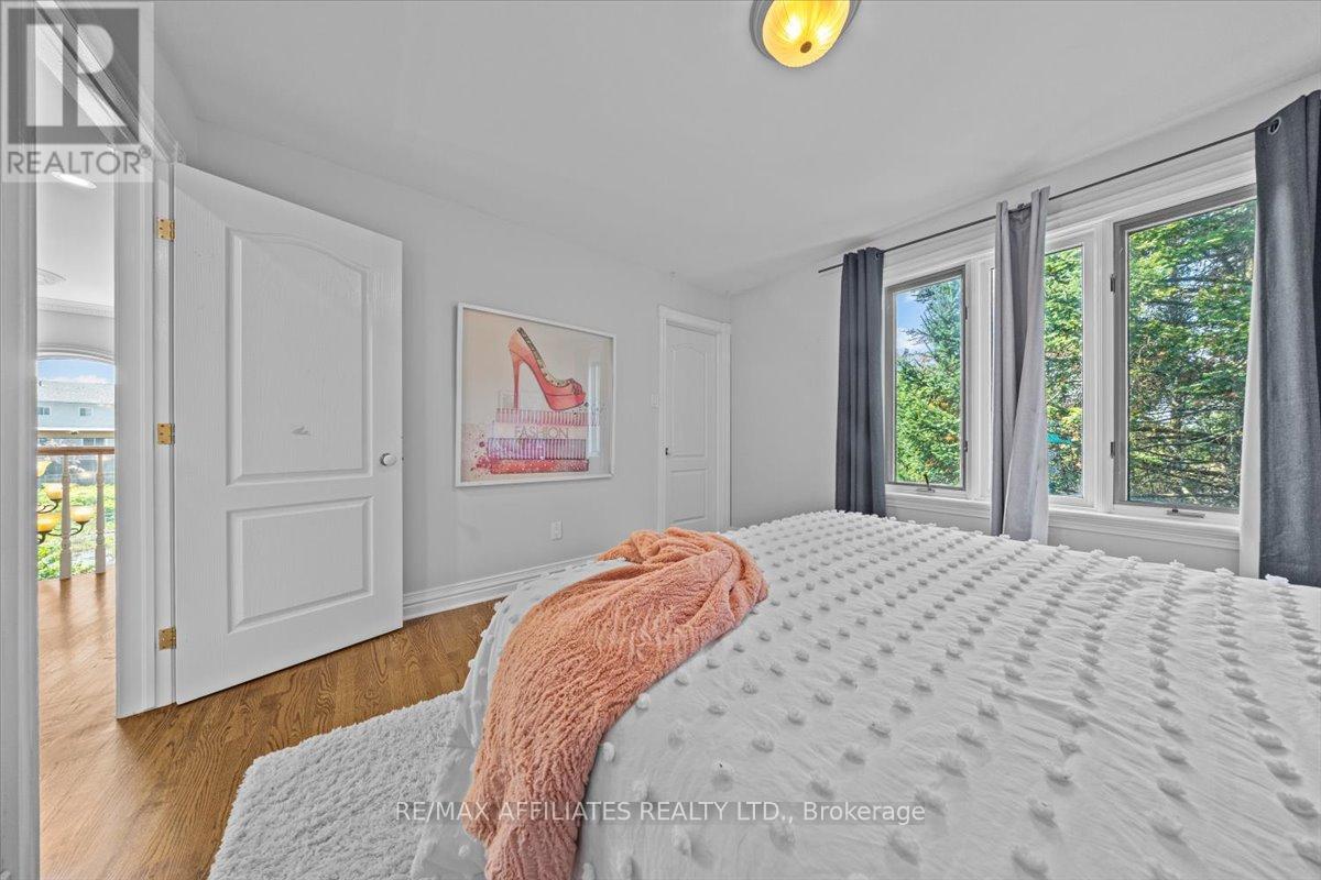 1145 Snow Street, Ottawa, Ontario  K1J 7R5 - Photo 37 - X12343828