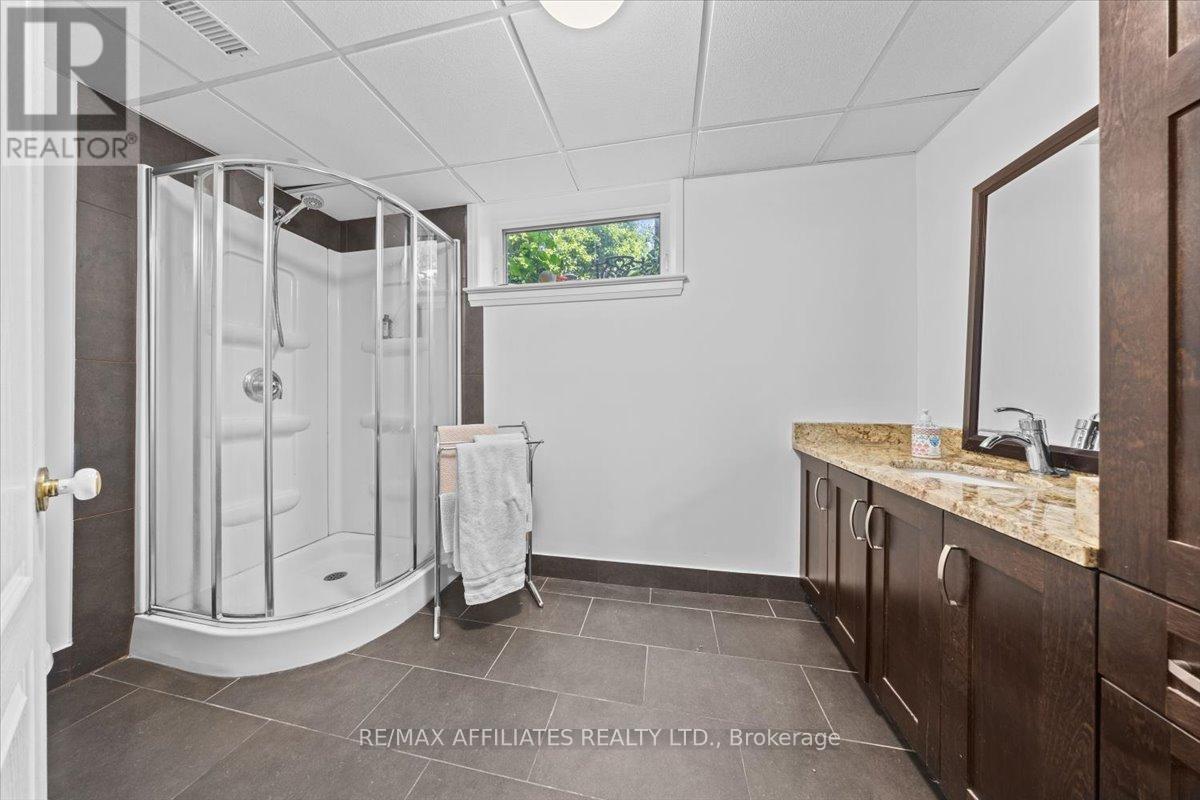 1145 Snow Street, Ottawa, Ontario  K1J 7R5 - Photo 41 - X12343828