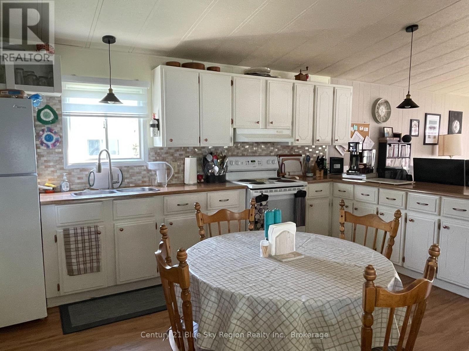 4 - 395 Riverbend Road, North Bay (Ferris), Ontario  P1B 8Z4 - Photo 4 - X12343748