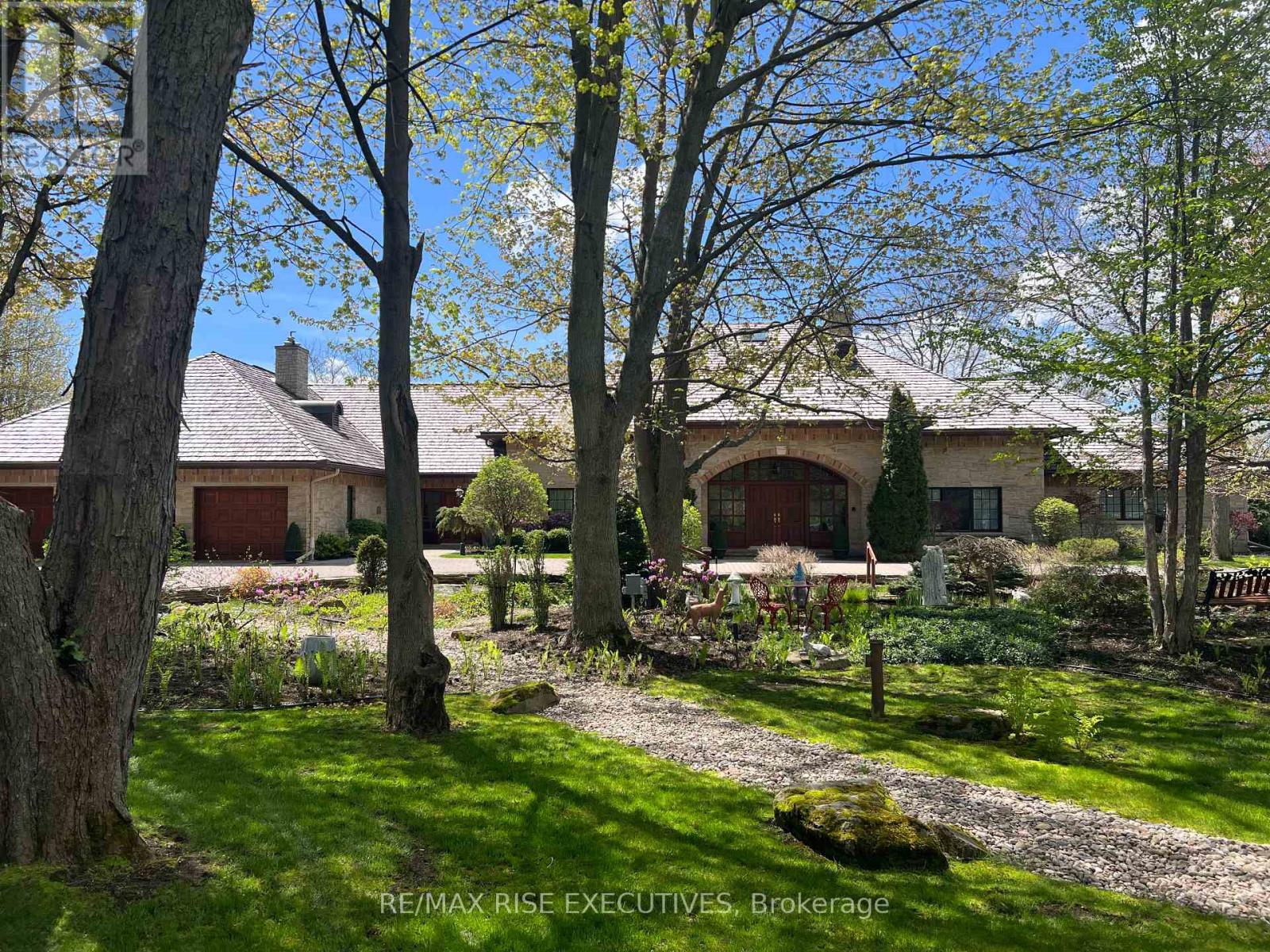 16024 Lakeside Drive, South Stormont, Ontario  K0C 1P0 - Photo 2 - X12342419