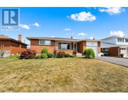 7 EASTDALE CRESCENT