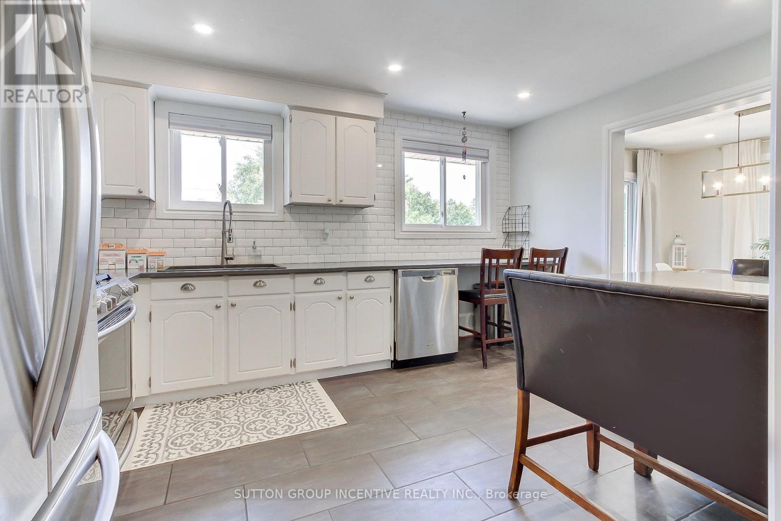 50 Marine Drive, Innisfil (Gilford), Ontario  L0L 1R0 - Photo 14 - N12343724