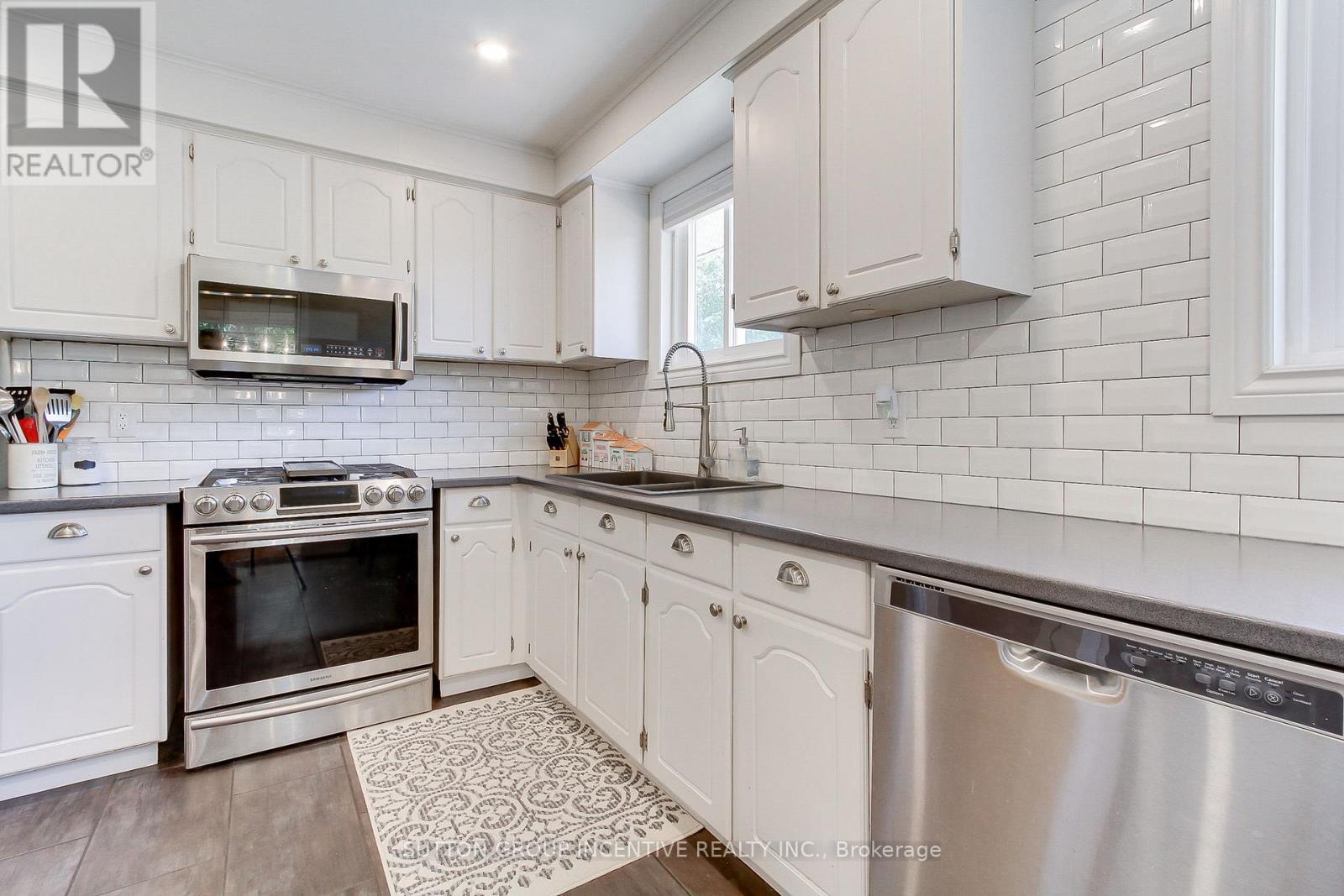 50 Marine Drive, Innisfil (Gilford), Ontario  L0L 1R0 - Photo 15 - N12343724