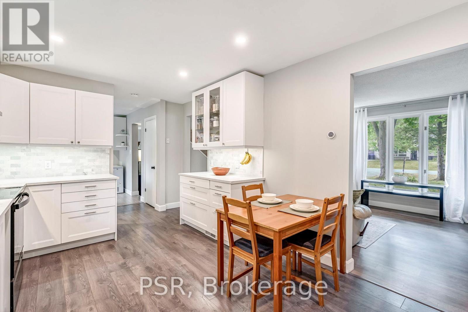 218 John Street, Clearview, Ontario  L0M 1S0 - Photo 10 - S12343746