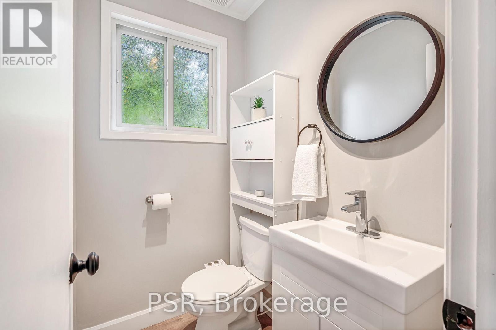 218 John Street, Clearview, Ontario  L0M 1S0 - Photo 12 - S12343746