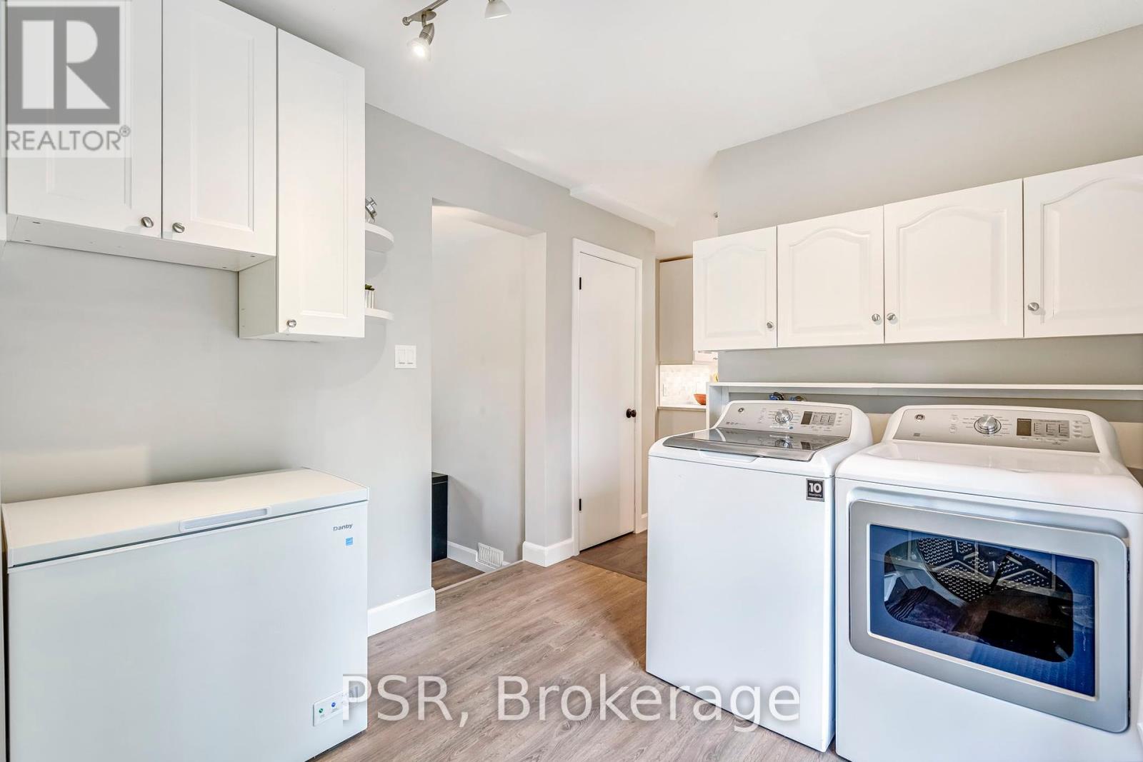 218 John Street, Clearview, Ontario  L0M 1S0 - Photo 14 - S12343746