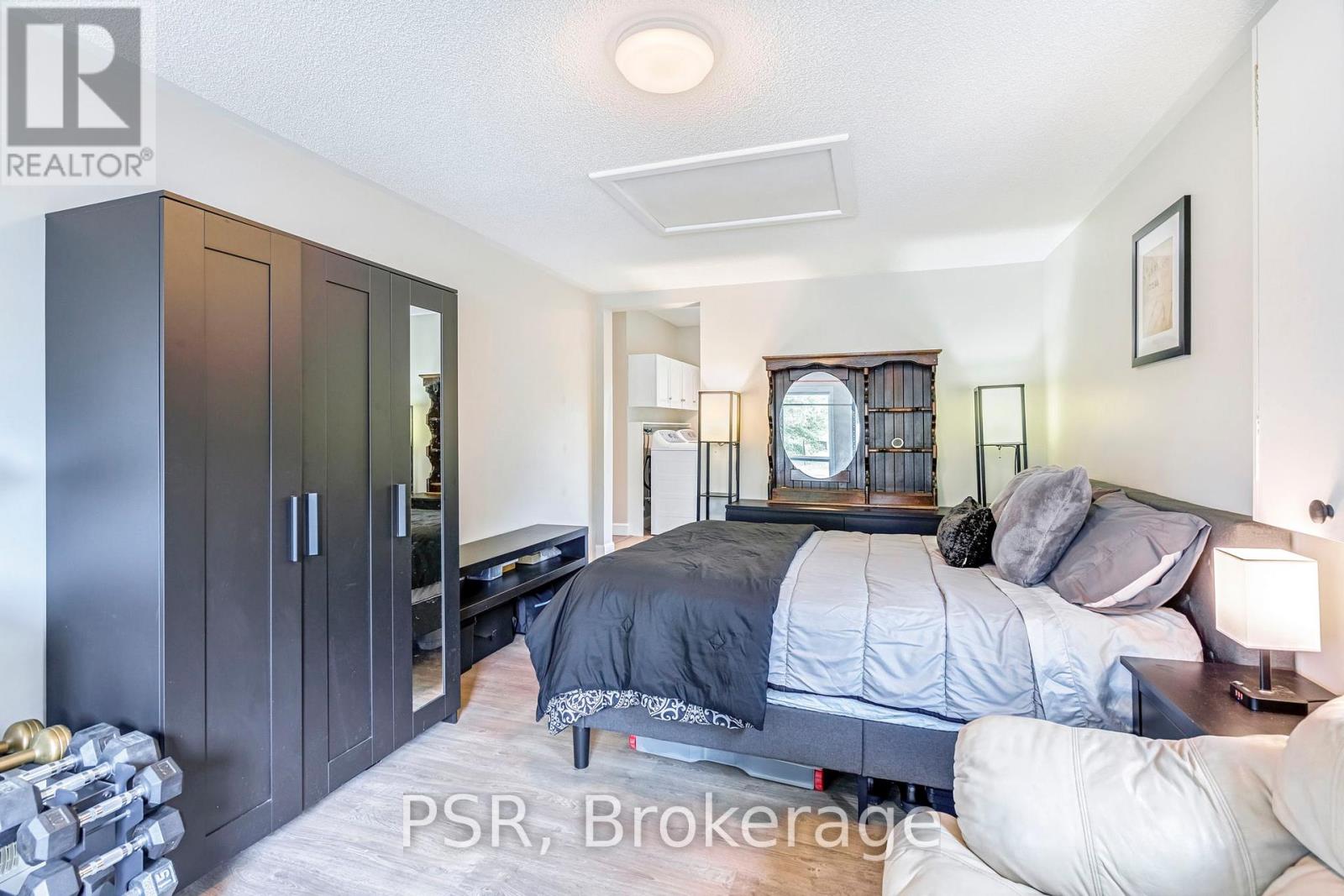 218 John Street, Clearview, Ontario  L0M 1S0 - Photo 16 - S12343746
