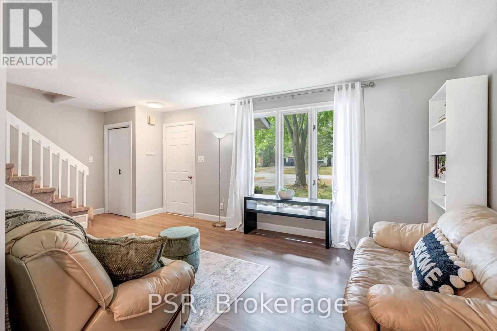218 John Street, Clearview, Ontario  L0M 1S0 - Photo 8 - S12343746