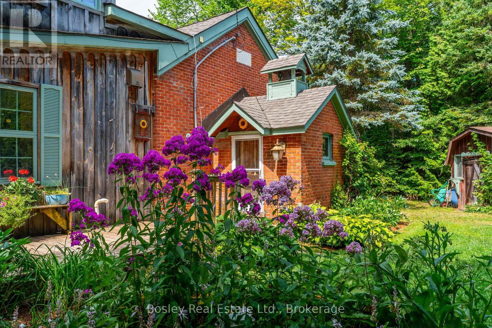 355276 The Blue Mountains Euphrasia Townline, Blue Mountains, Ontario  N0H 1J0 - Photo 1 - X12343884