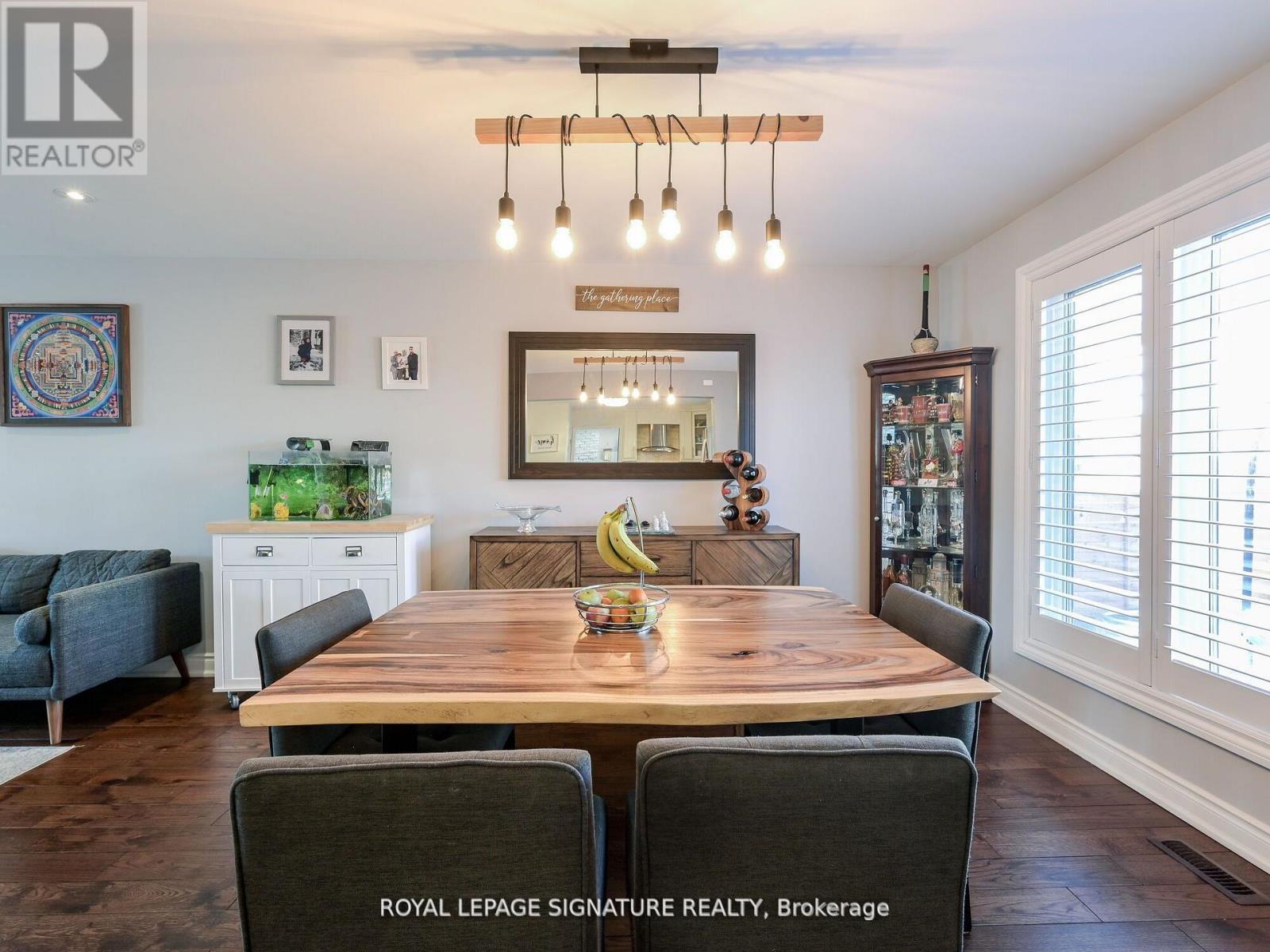 281 Mcgill Street, Mississauga, Ontario L5A 1V3 - Photo 19 - W12343646