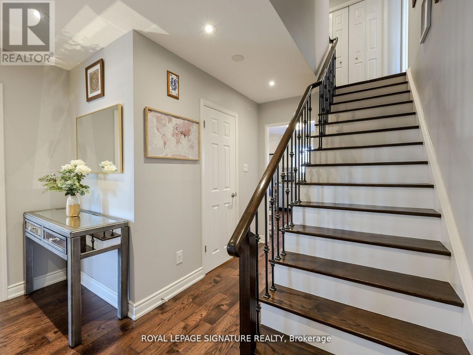 281 Mcgill Street, Mississauga, Ontario L5A 1V3 - Photo 21 - W12343646