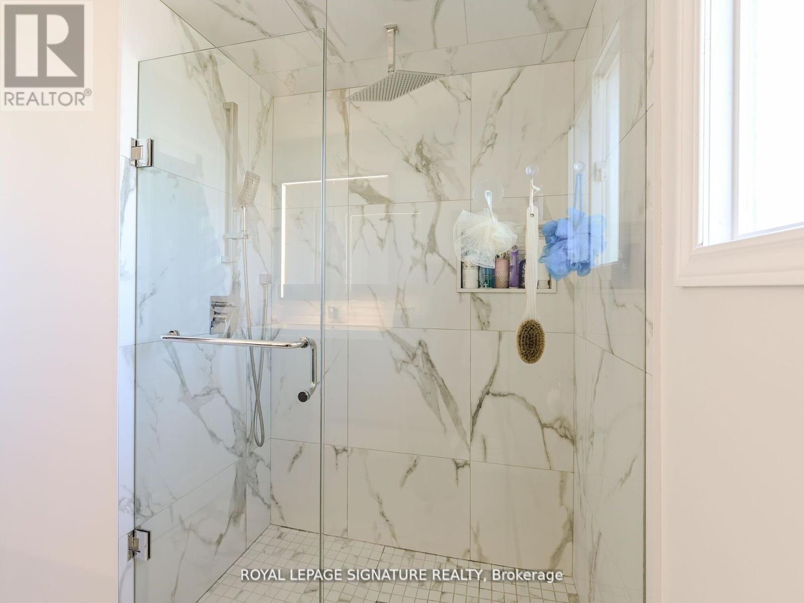 281 Mcgill Street, Mississauga, Ontario L5A 1V3 - Photo 26 - W12343646