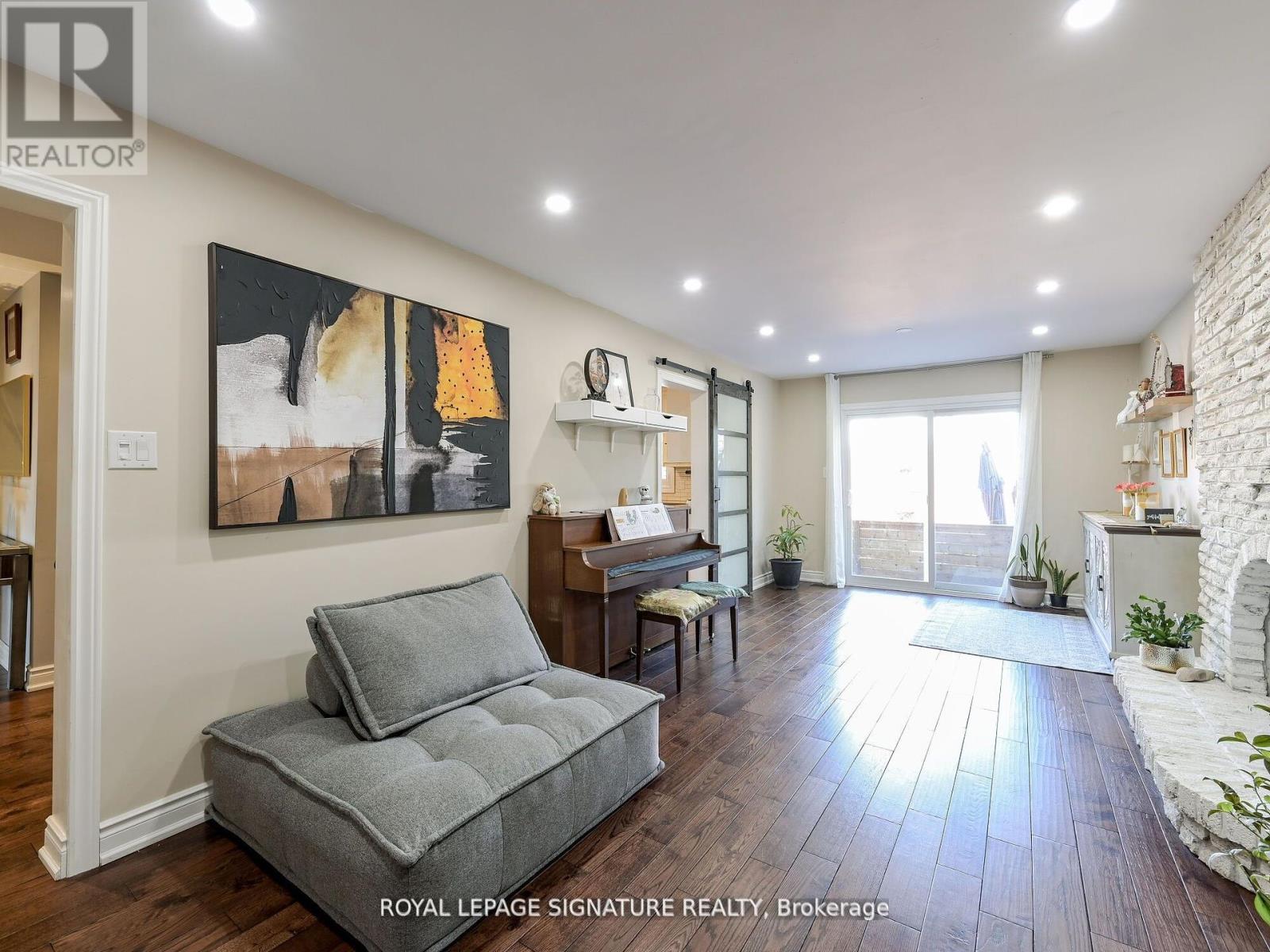 281 Mcgill Street, Mississauga, Ontario L5A 1V3 - Photo 7 - W12343646