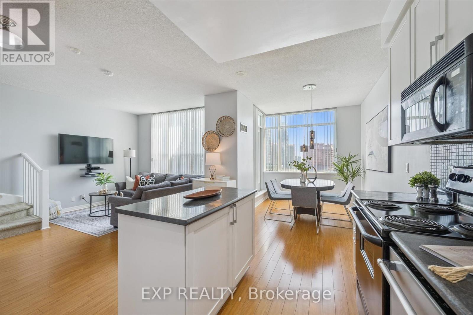 905 - 220 BURNHAMTHORPE ROAD W, Mississauga, Ontario