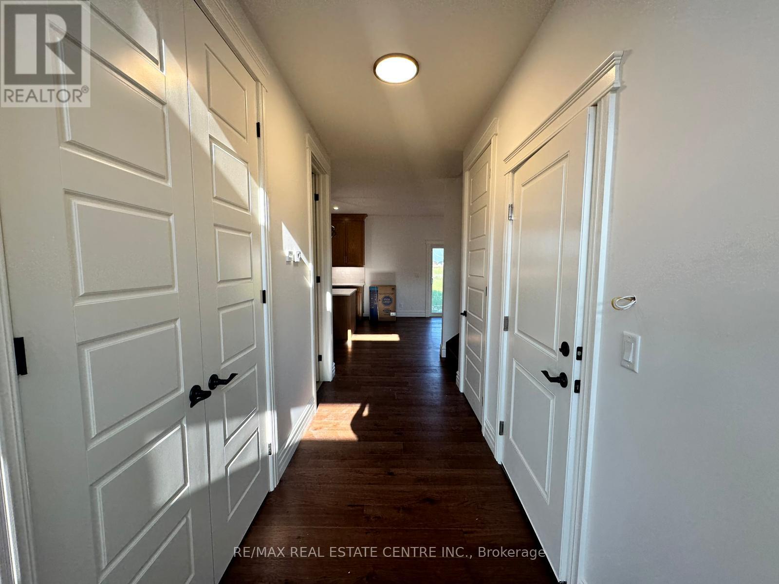 Property at 474 MARLA CRESCENT image 3