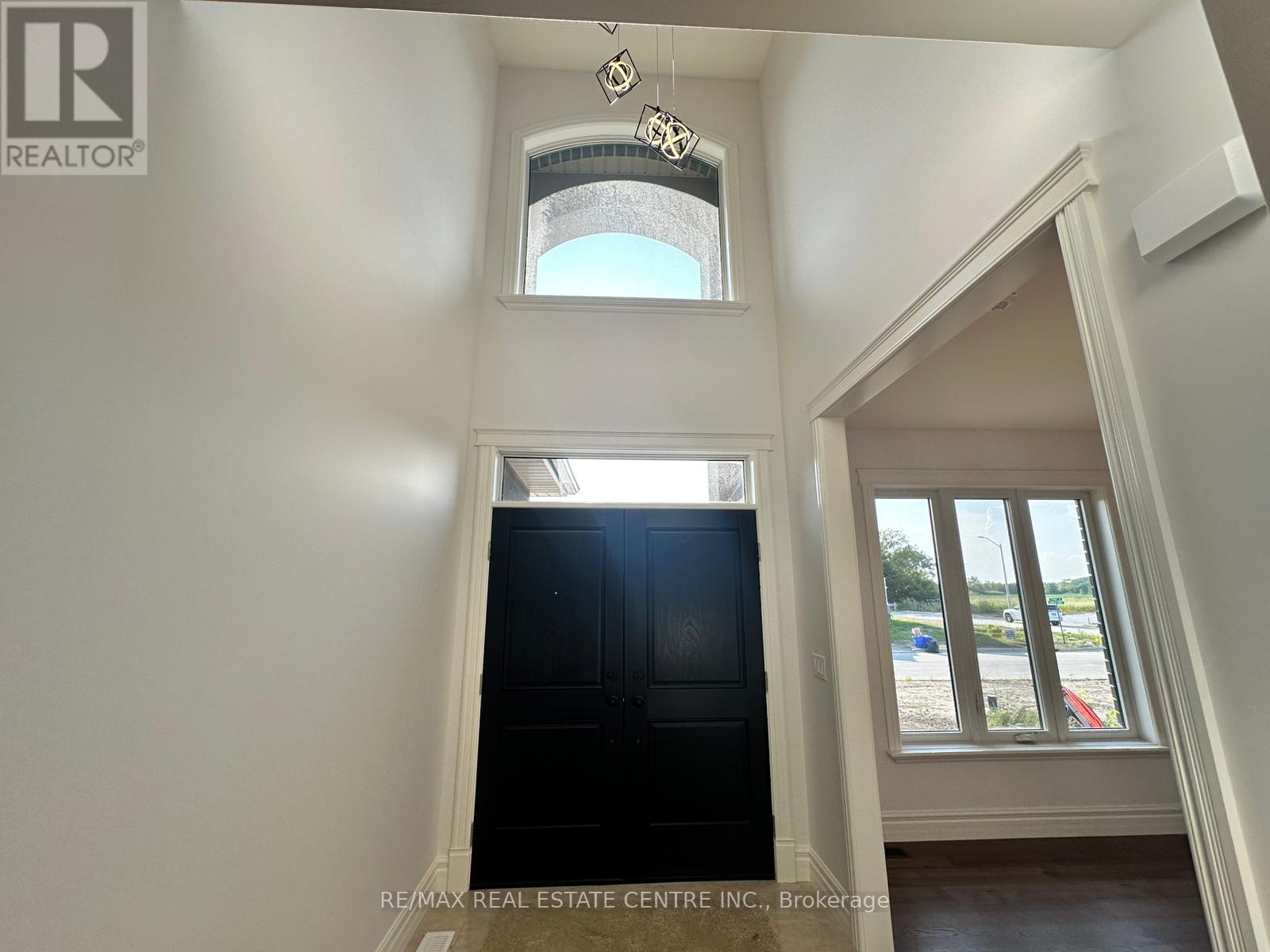 Property at 474 MARLA CRESCENT image 4
