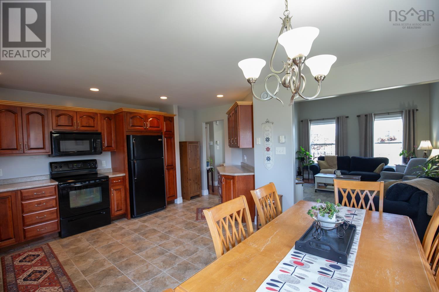 129 Village Line Avenue, Bible Hill, Nova Scotia  B2N 0B9 - Photo 6 - 202513347