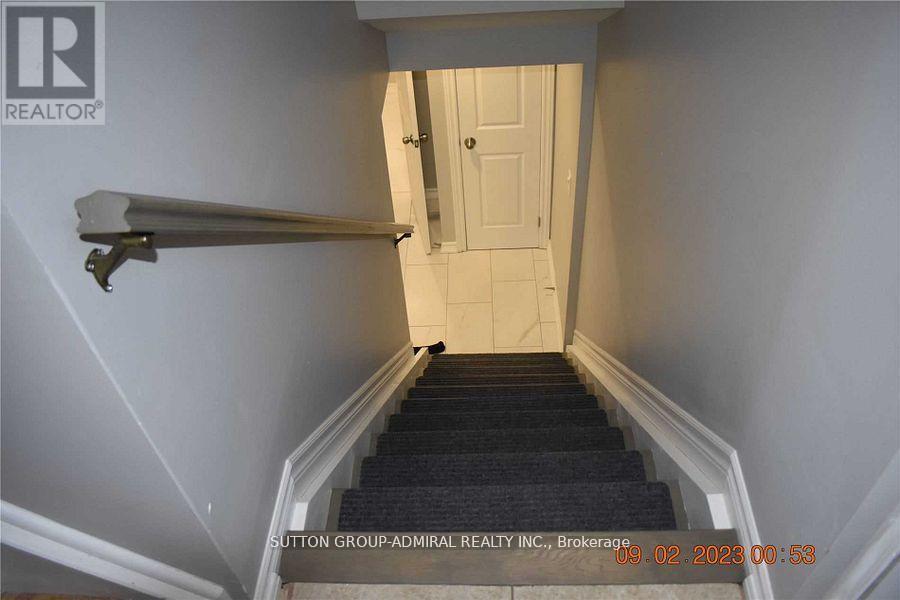 854 Moretta Avenue N, Pickering, Ontario  L1W 2J9 - Photo 9 - E12285885