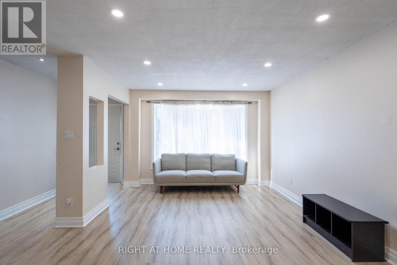 649 Balsam Crescent, Oshawa (Lakeview), Ontario  L1J 6A1 - Photo 3 - E12343735