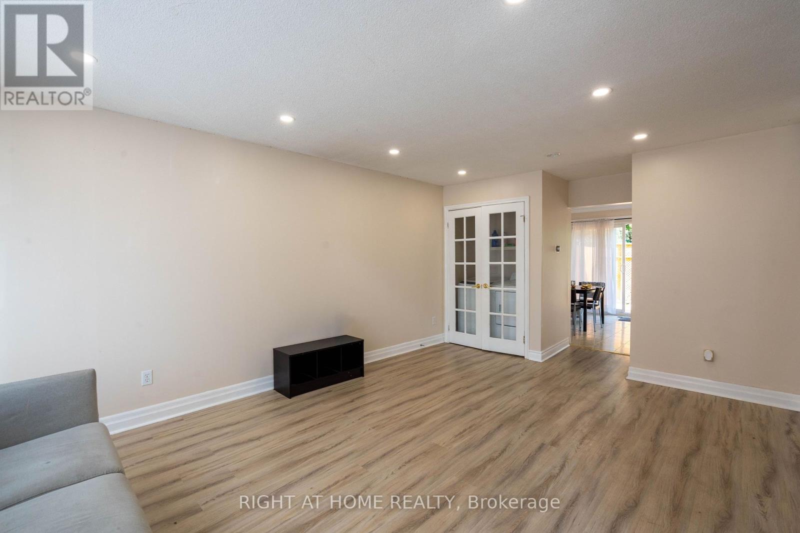 649 Balsam Crescent, Oshawa (Lakeview), Ontario  L1J 6A1 - Photo 4 - E12343735