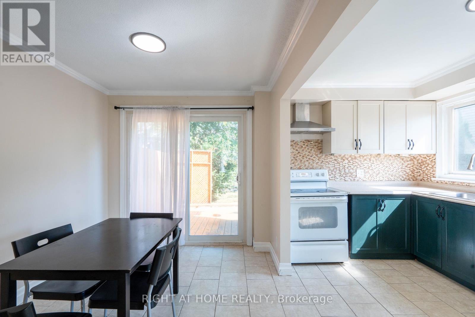 649 Balsam Crescent, Oshawa (Lakeview), Ontario  L1J 6A1 - Photo 6 - E12343735