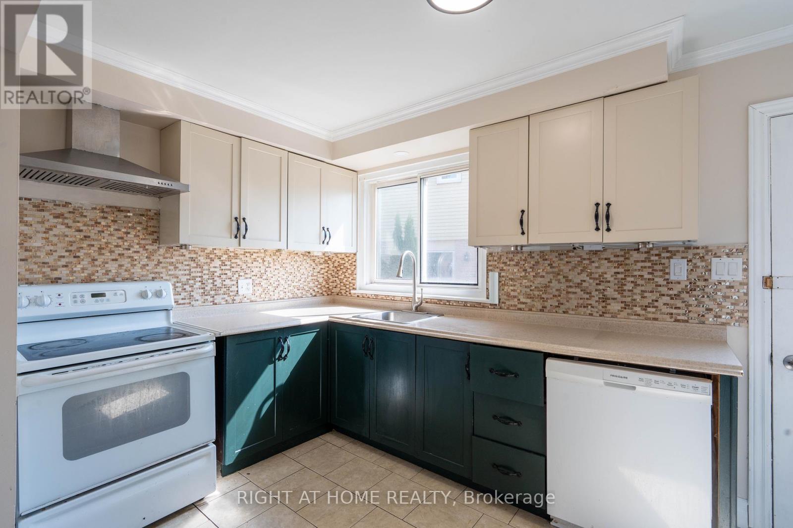 649 Balsam Crescent, Oshawa (Lakeview), Ontario  L1J 6A1 - Photo 7 - E12343735
