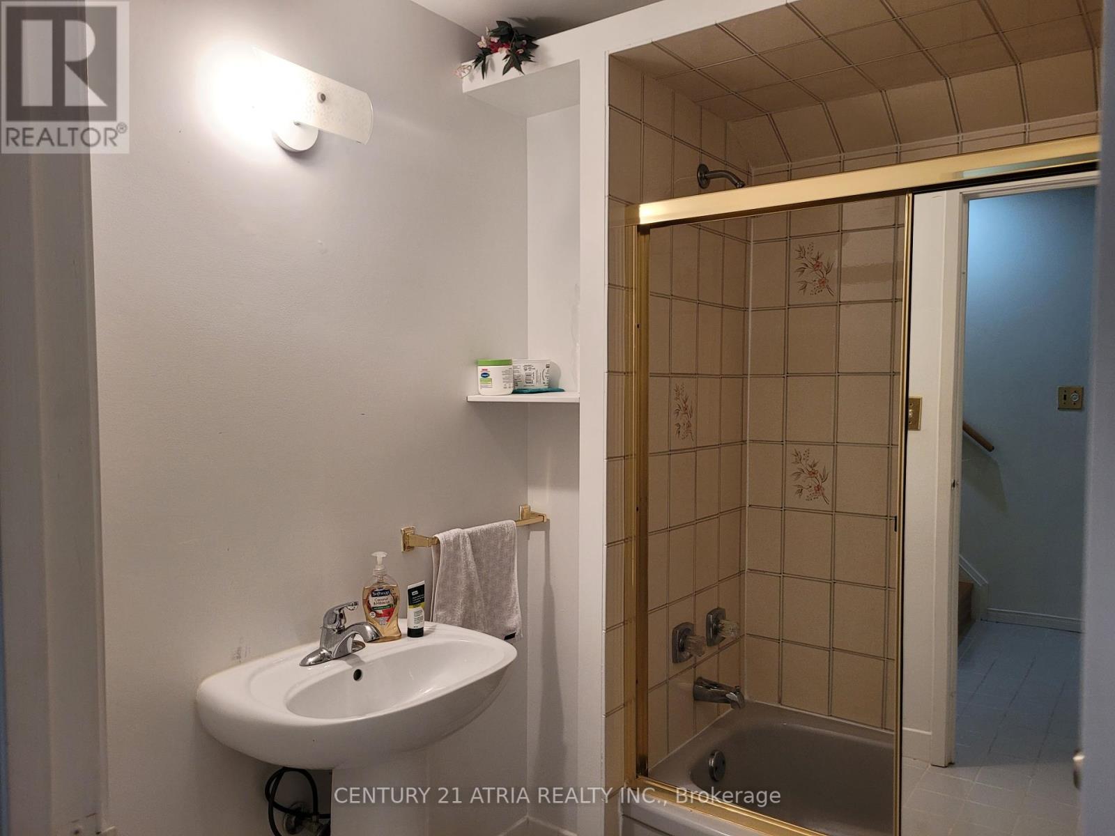 Bsmt - 26 Sunbird Crescent, Toronto, Ontario  M1V 2Y2 - Photo 10 - E12343813