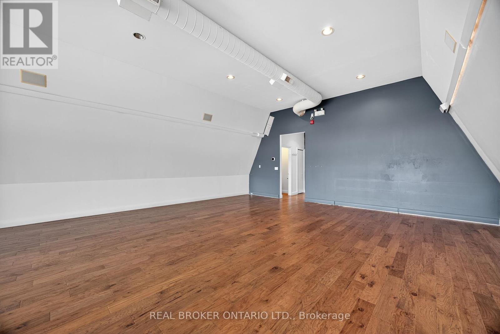 119 Dunlop Street E, Barrie, Ontario  L4M 1A6 - Photo 6 - S12343833