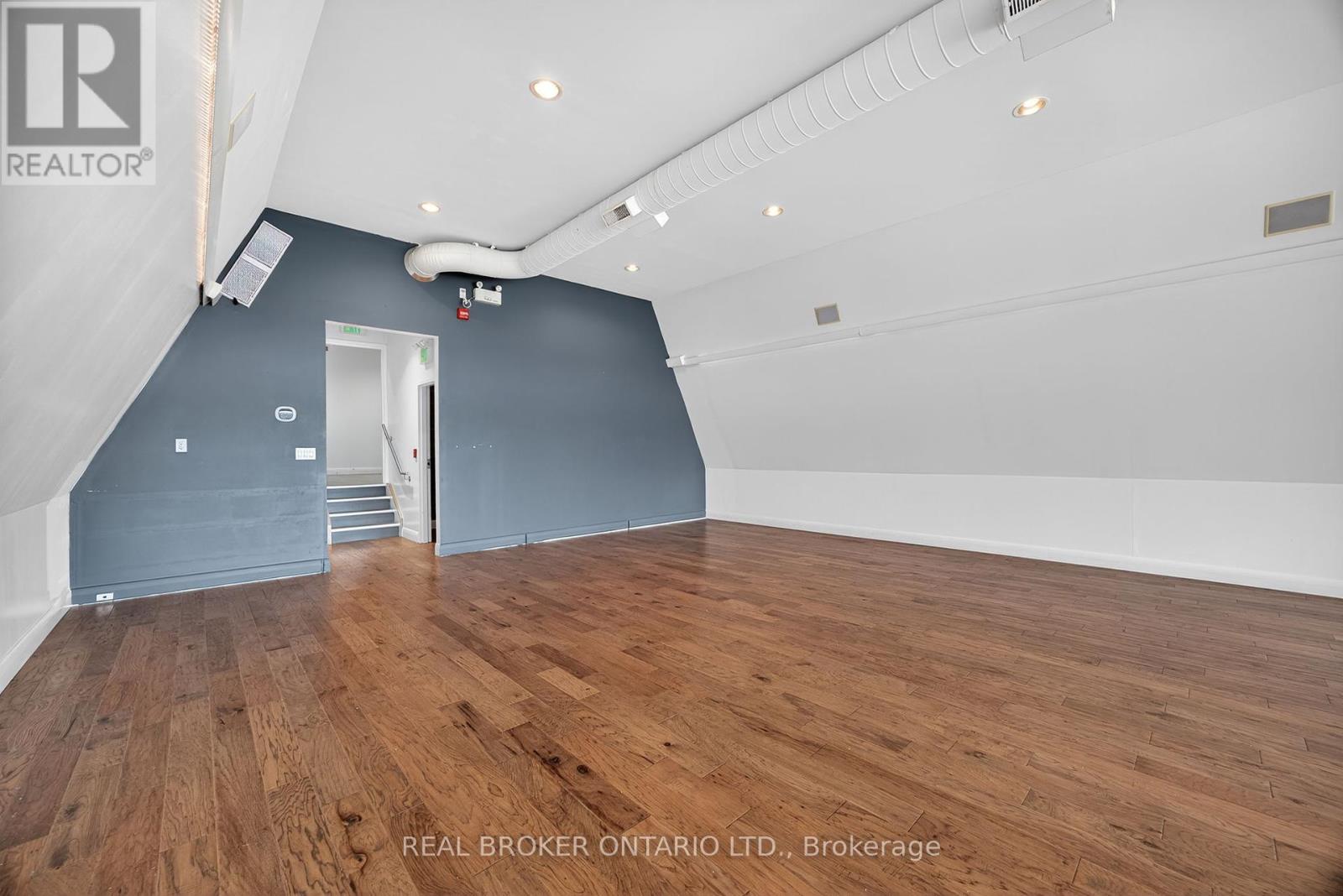 119 Dunlop Street E, Barrie, Ontario  L4M 1A6 - Photo 7 - S12343833