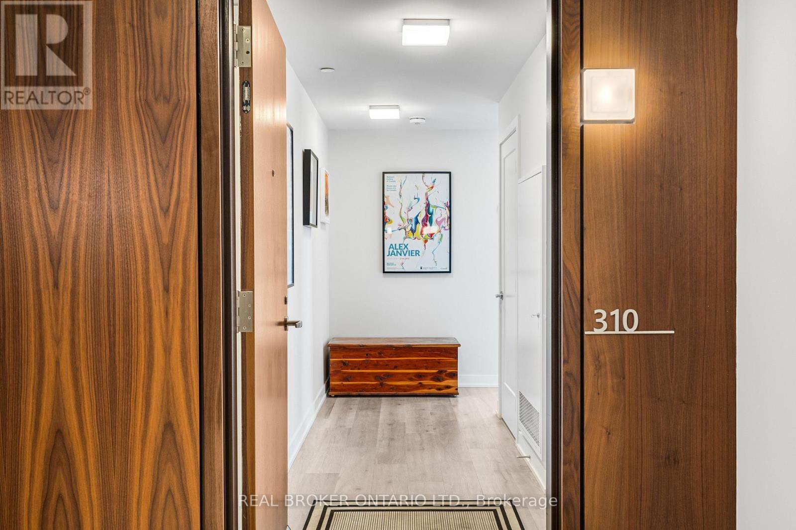 310 - 530 De Mazenod Avenue, Ottawa, Ontario  K1S 5W8 - Photo 4 - X12344021