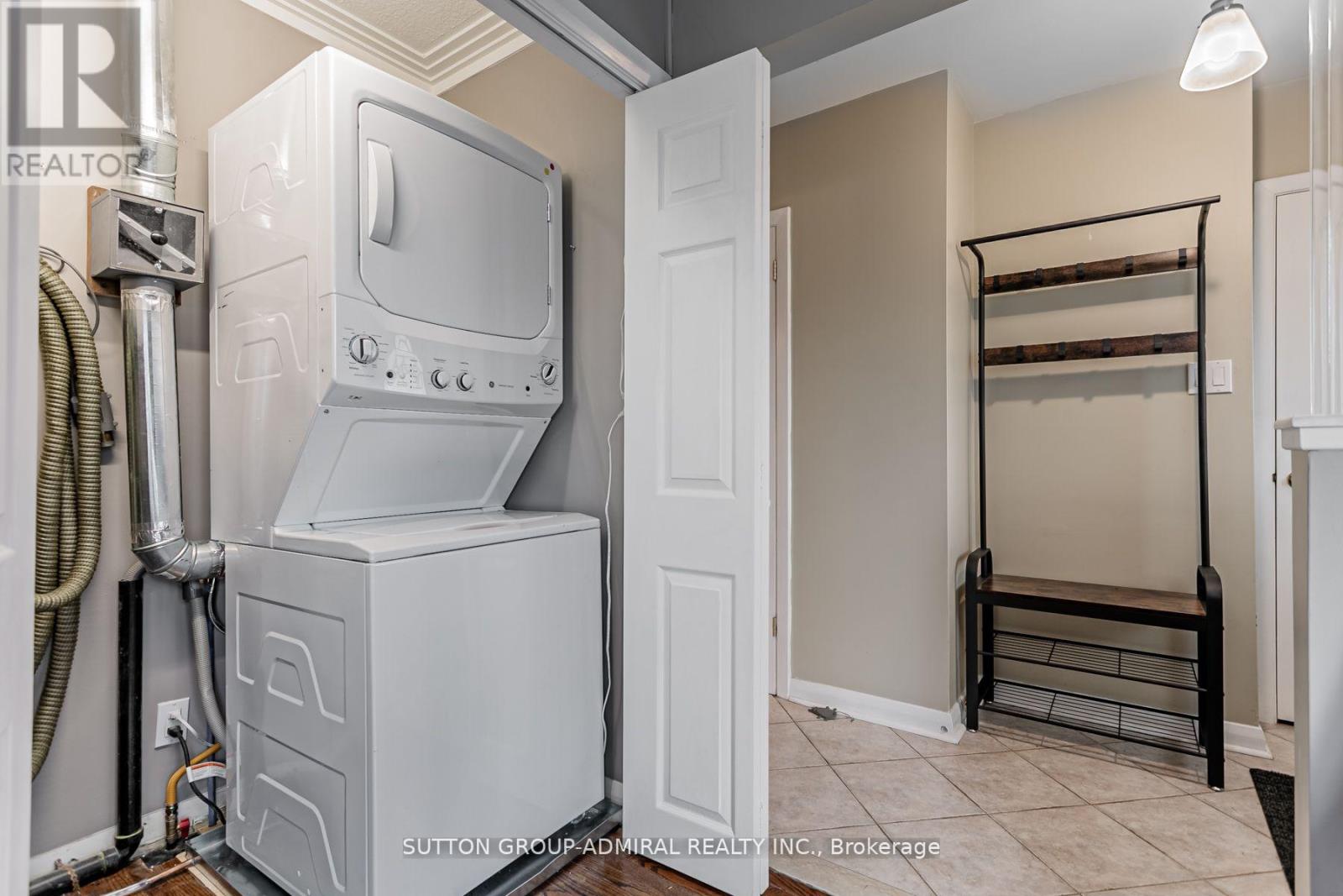 Upper - 102 Cornwall Road, Brampton, Ontario  L6W 1N8 - Photo 17 - W12343785
