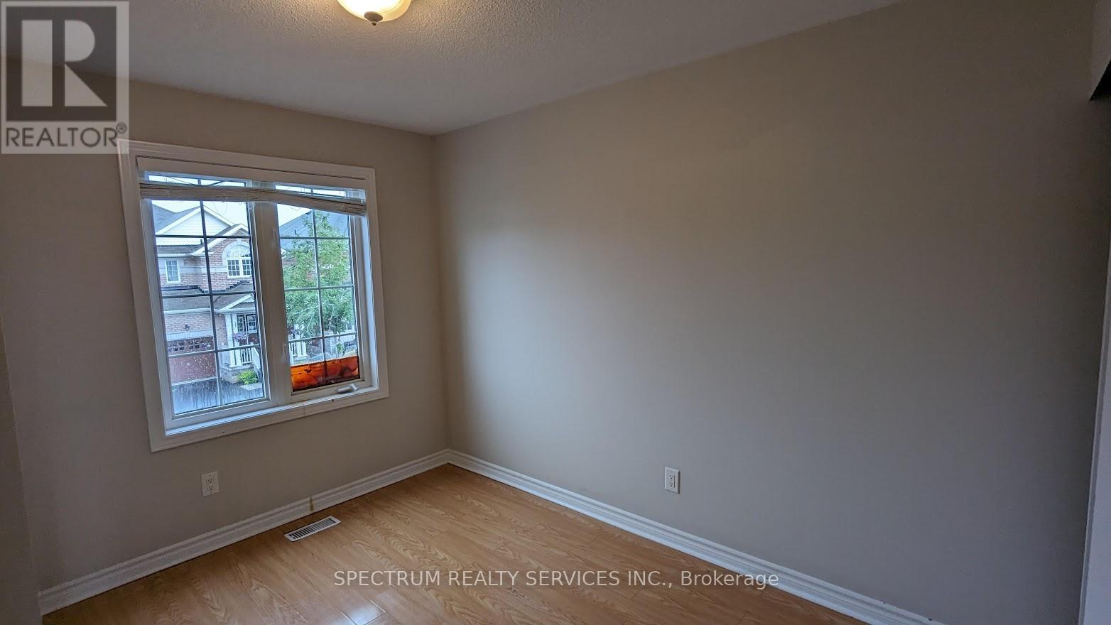 1267 Sim Place, Milton, Ontario  L9T 7C7 - Photo 9 - W12343805