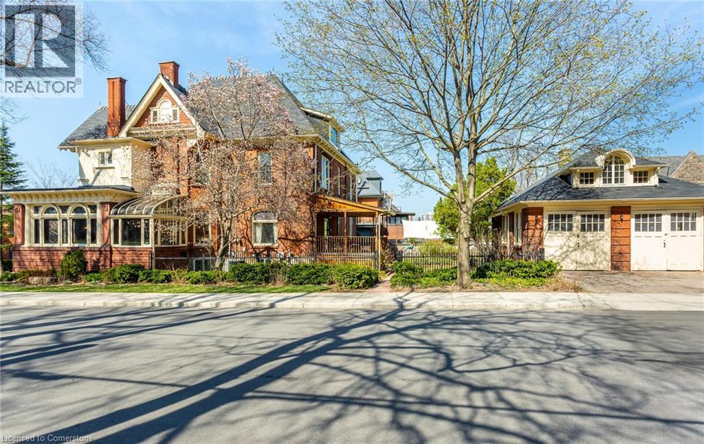 Property at 351 BAY Street S image 1