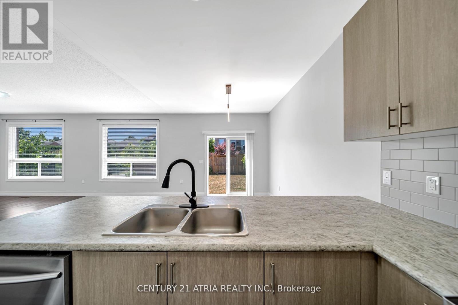 793 Spillsbury Drive, Peterborough West, Ontario  K9K 1K9 - Photo 10 - X12343740