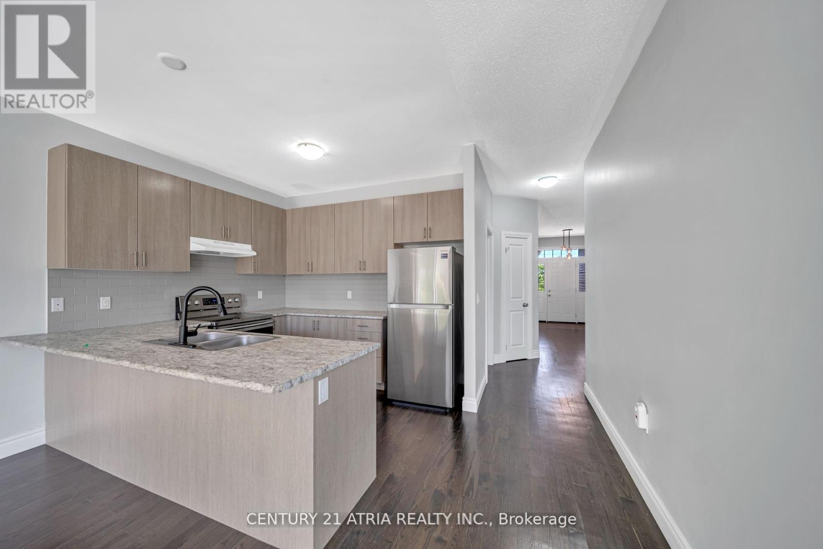 793 Spillsbury Drive, Peterborough West, Ontario  K9K 1K9 - Photo 6 - X12343740