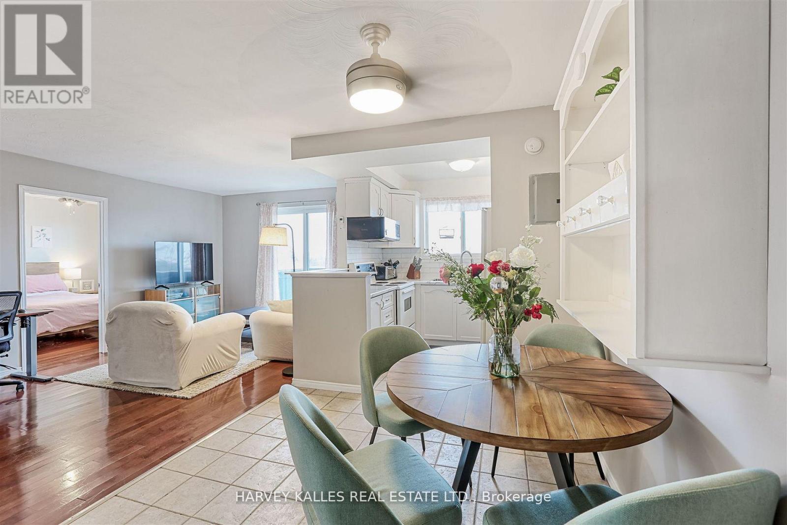45 - 2373 King Street E, Hamilton (Glenview), Ontario  L8K 1X9 - Photo 4 - X12343759