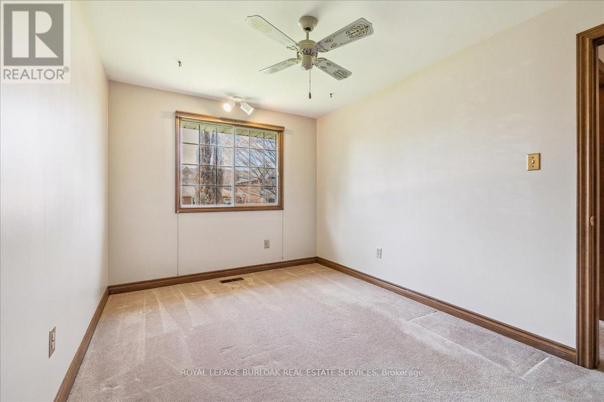 1 Westview Crescent, Hamilton, Ontario  L8B 0E4 - Photo 15 - X12343772