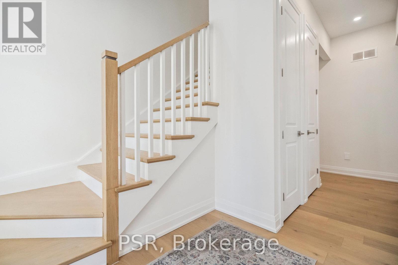 8 Paxton Avenue, St. Catharines, Ontario  L2N 5H8 - Photo 4 - X12343800