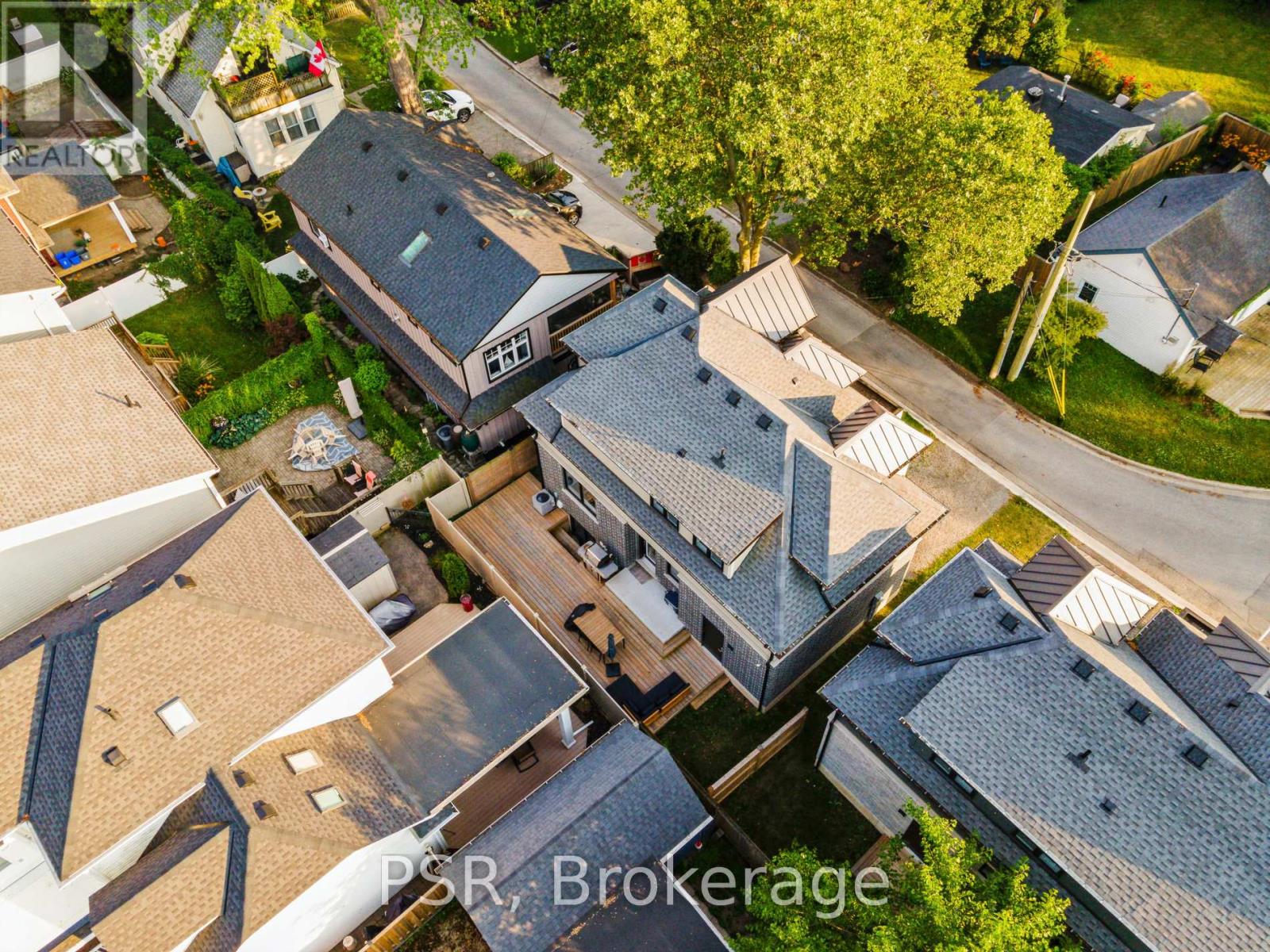 8 Paxton Avenue, St. Catharines, Ontario  L2N 5H8 - Photo 46 - X12343800