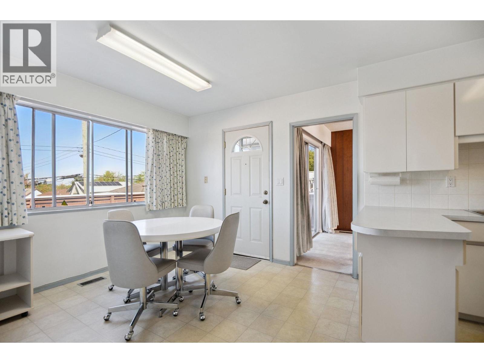 3849 Windermere Street, Vancouver, British Columbia  V5R 2G4 - Photo 11 - R3037083